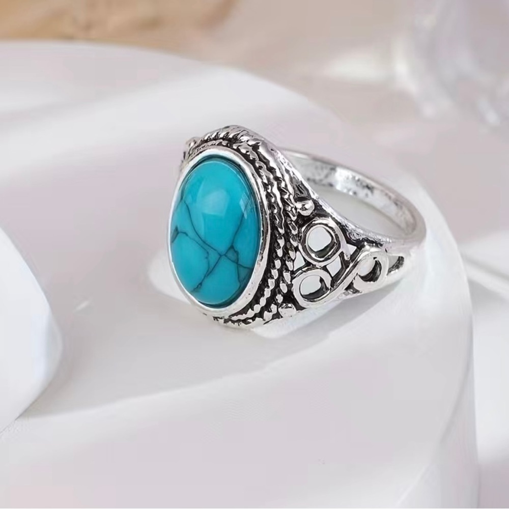 Size 7 Turquoise Statement Ring
